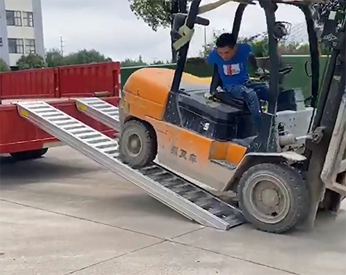 临汾铝合金梯子的安全问题必须高度重视